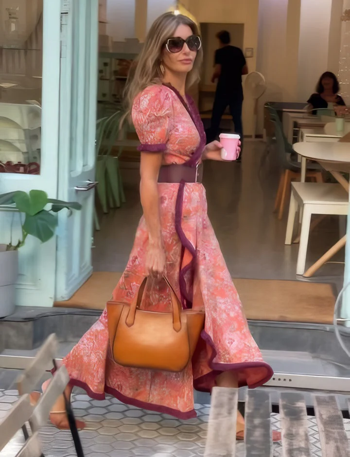 Elegante Lyserød maxikjole med korte ærmer