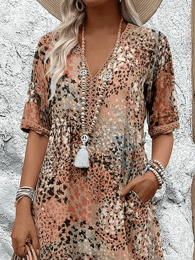 Aeria – Elegant Boho Midikjole med Print